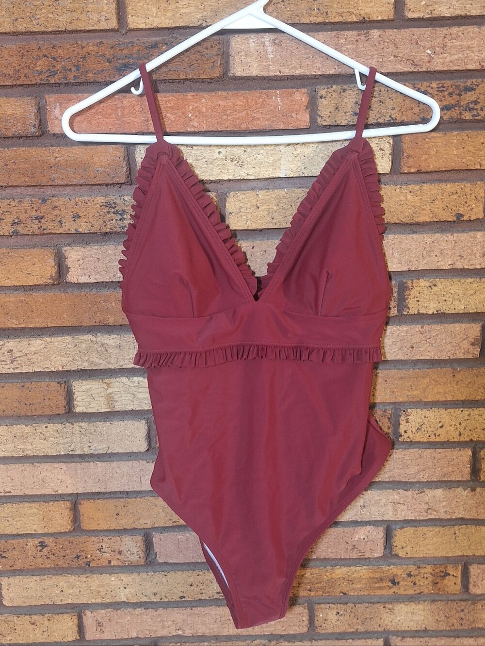 NWT Cupshe Size Medium Burgundy Ruffle Design One Piece Swimsuit
